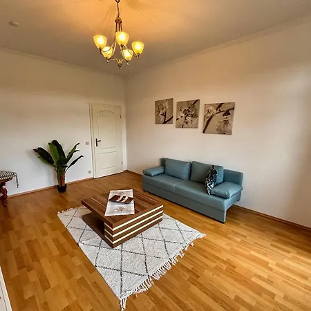 Fw 80 - In Bahnhofs- Und Stadtnaehe *