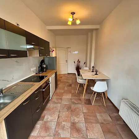 Fw 80 - In Bahnhofs- Und Stadtnaehe *